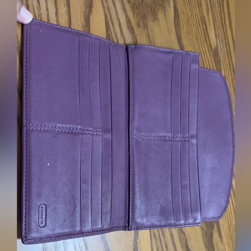 Coach Lavender Leather Wallet with brown Buckle PLEASE SEE ALL PICS FOR FLOWS. - Picture 5 of 10